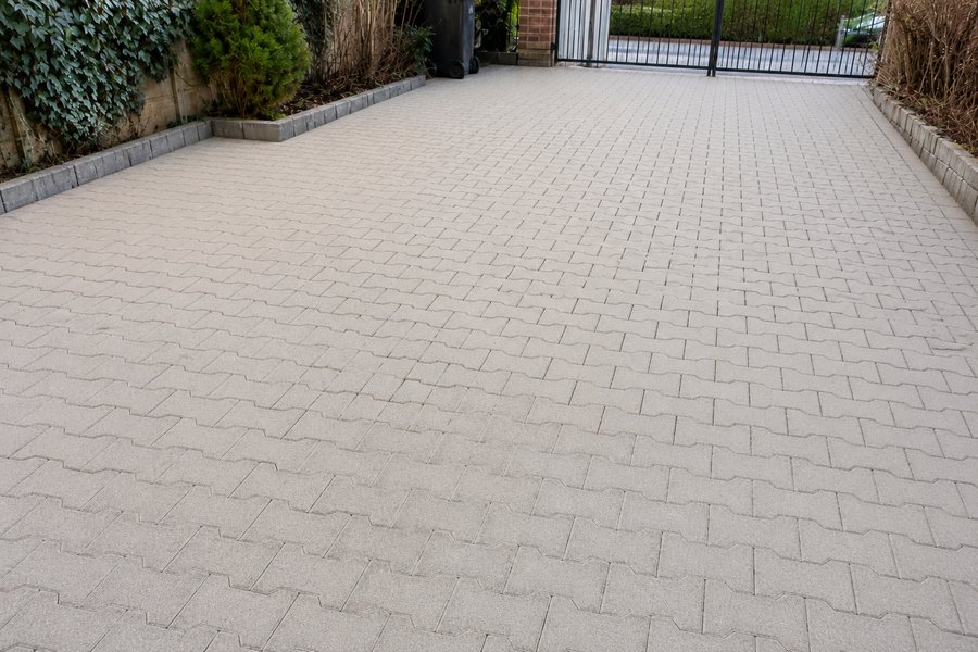 Pflaster nach Reinigung